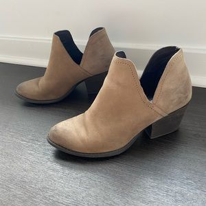 Steve Madden Suede Cutout Ankle Booties - Size 7